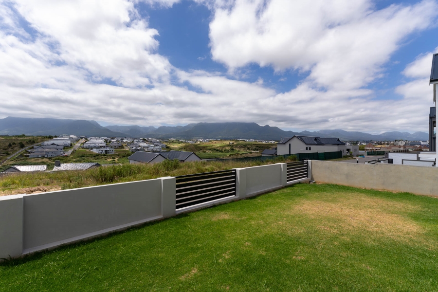 3 Bedroom Property for Sale in Kingswood Golf Estate Western Cape